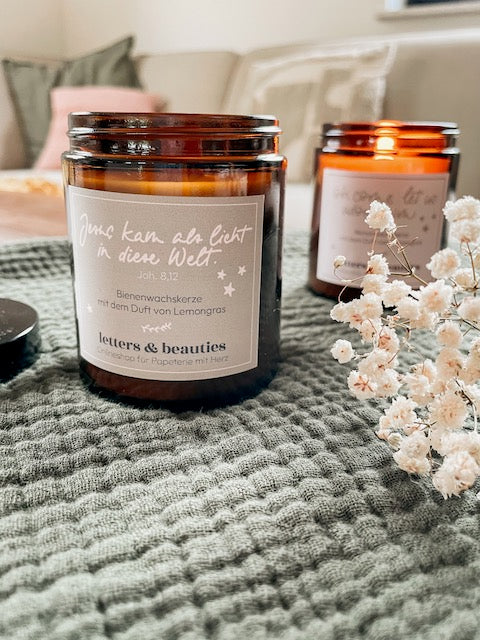 Duftkerze mit Weihnachtsbotschaft, Holzdochtkerze, Knisterkerze, letters and beauties, onlineshop für christliche Geschenke