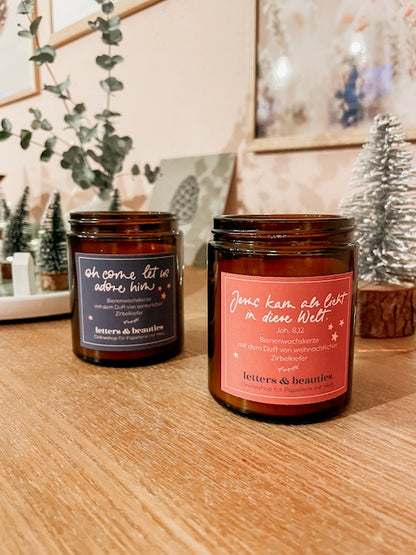 Duftkerze mit dem Duft von Zirbelkiefer