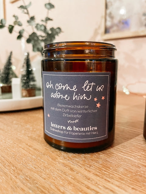 Duftkerze mit dem Duft von Zirbelkiefer